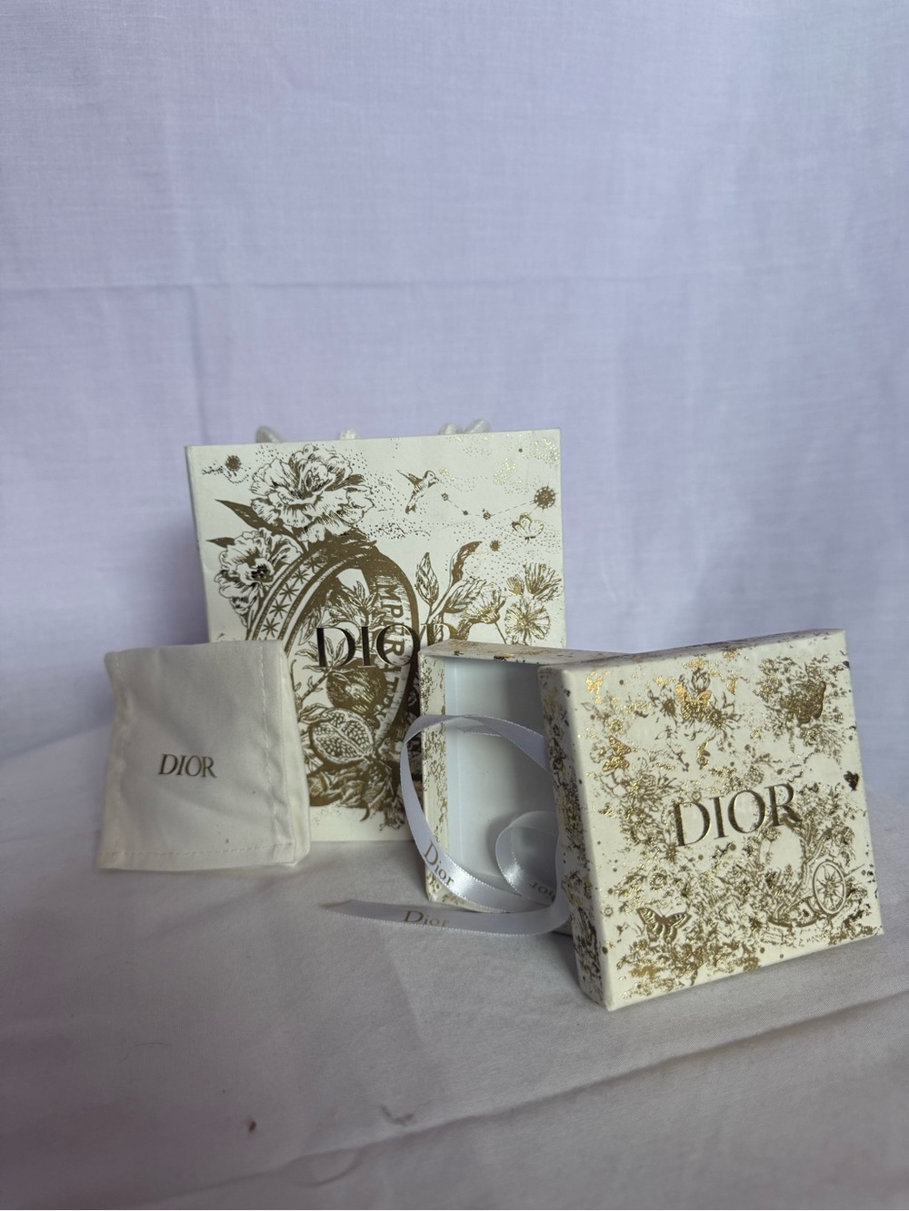 Limited edition White and Gold Floral Gift Box & Bag Set